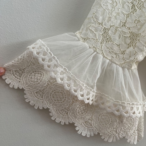 New Cream Lace Top - Picture 6 of 6